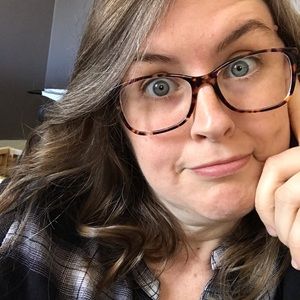 Meet your Posher, Emily